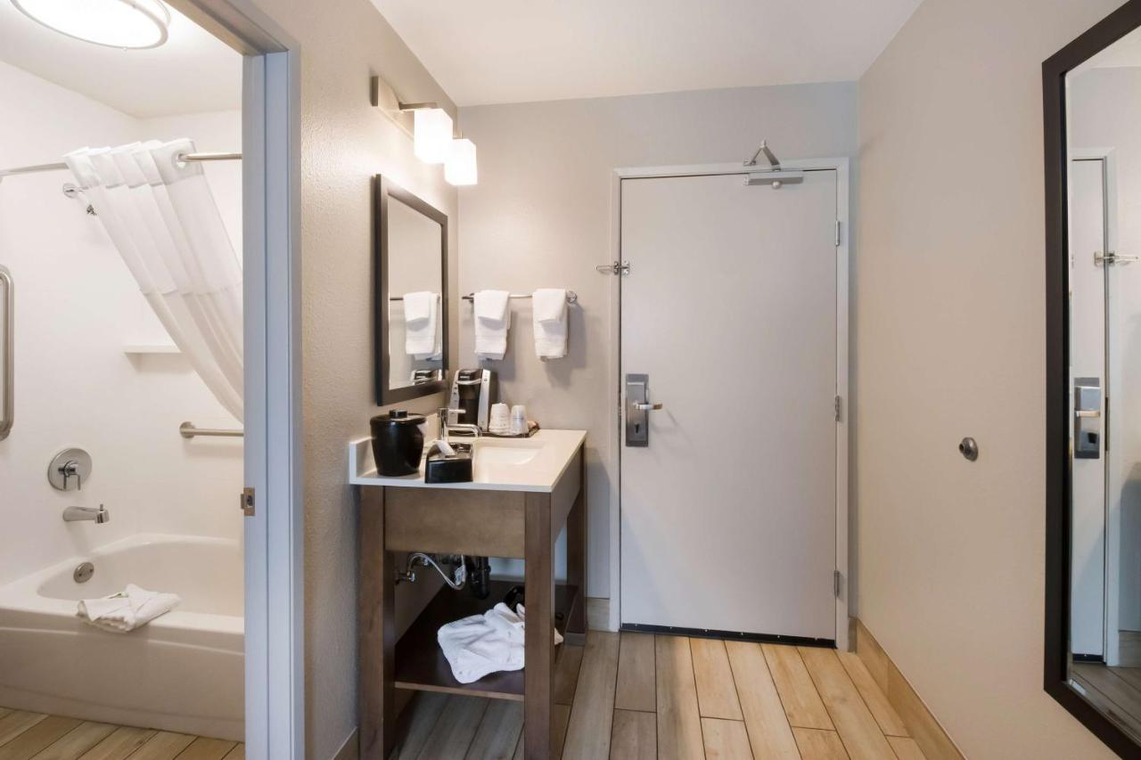 Best Western Mcminnville Inn Екстериор снимка